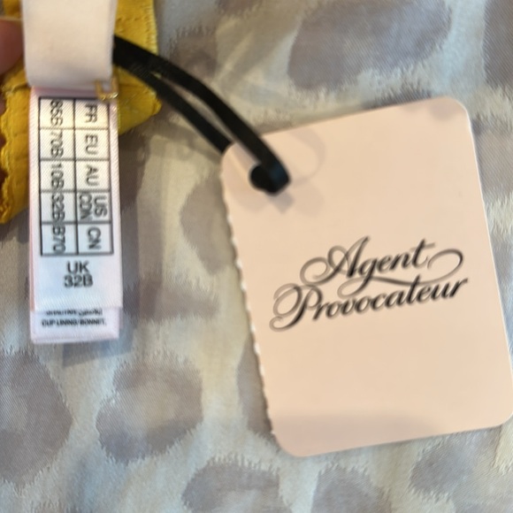 Agent Provocateur Molly Yellow and Black 3 Piece Lingerie Set 32B/2 - Picture 5 of 13